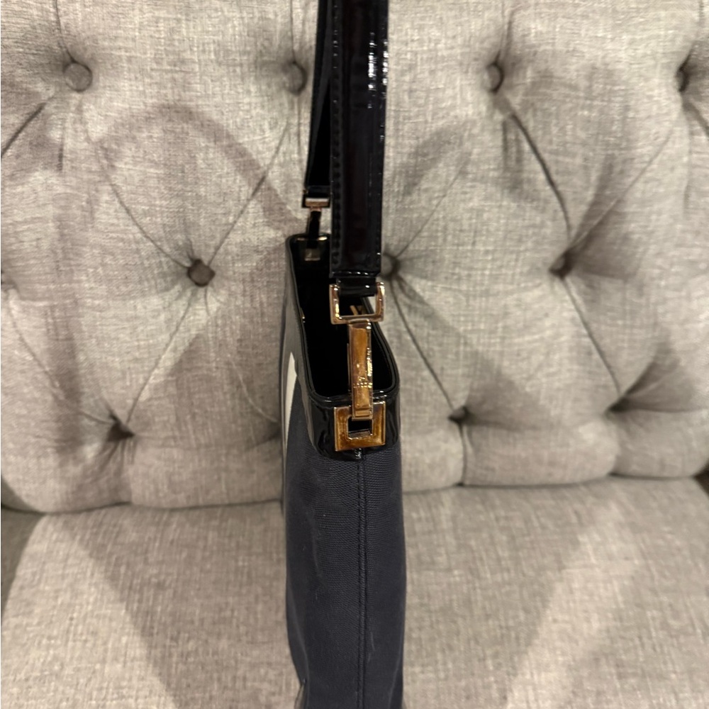 Gucci Black and Cream Shoulder Bag - Picture 5 of 10